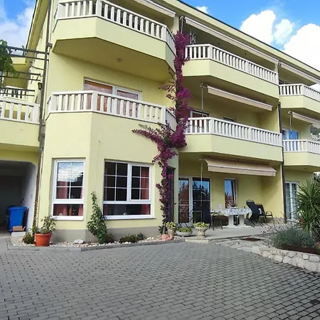 Apartment Glavas *