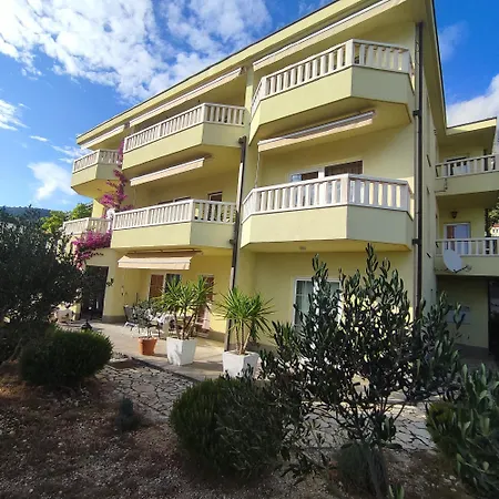 Glavas Apartment Makarska